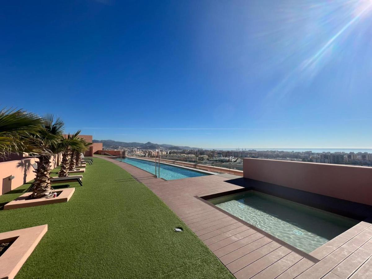 Sky Garden & Seasonal Pool Views By Ele Apartments Málaga Exterior foto